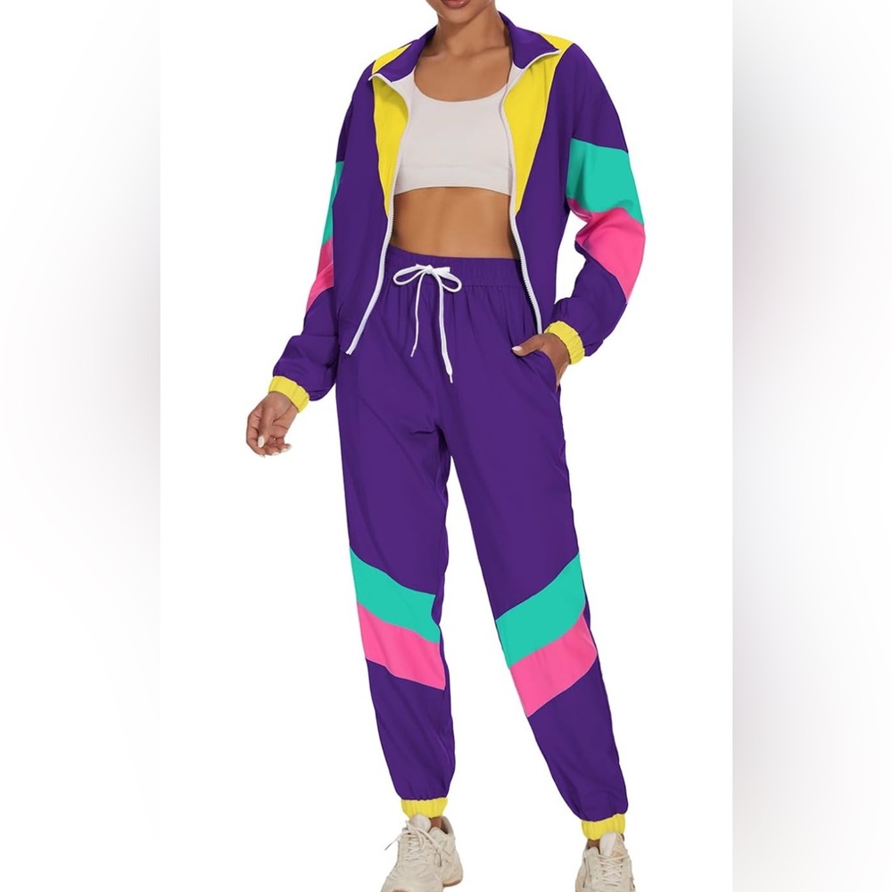 Women’s 80s/90s tracksuit from Amazon
